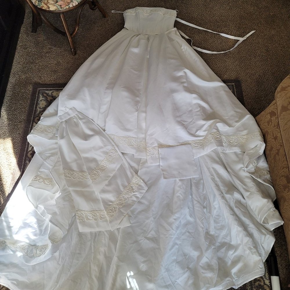 Private Collection Style 8596 White Size 16 Wedding Dress